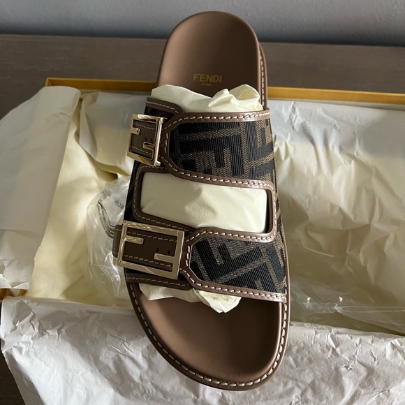 Fendi Logo-detailed canvas and leather sandals - Picture 3 of 12